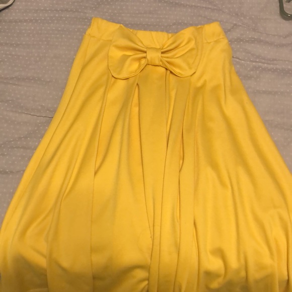 Bright Yellow Midi Skirt with Bow - Picture 2 of 2